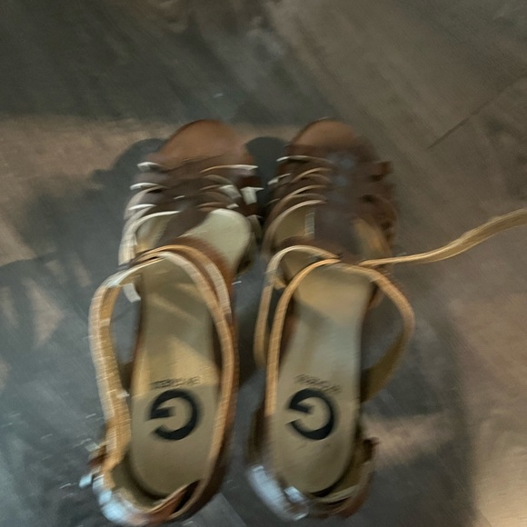 G by guess wedge heels - Picture 3 of 4